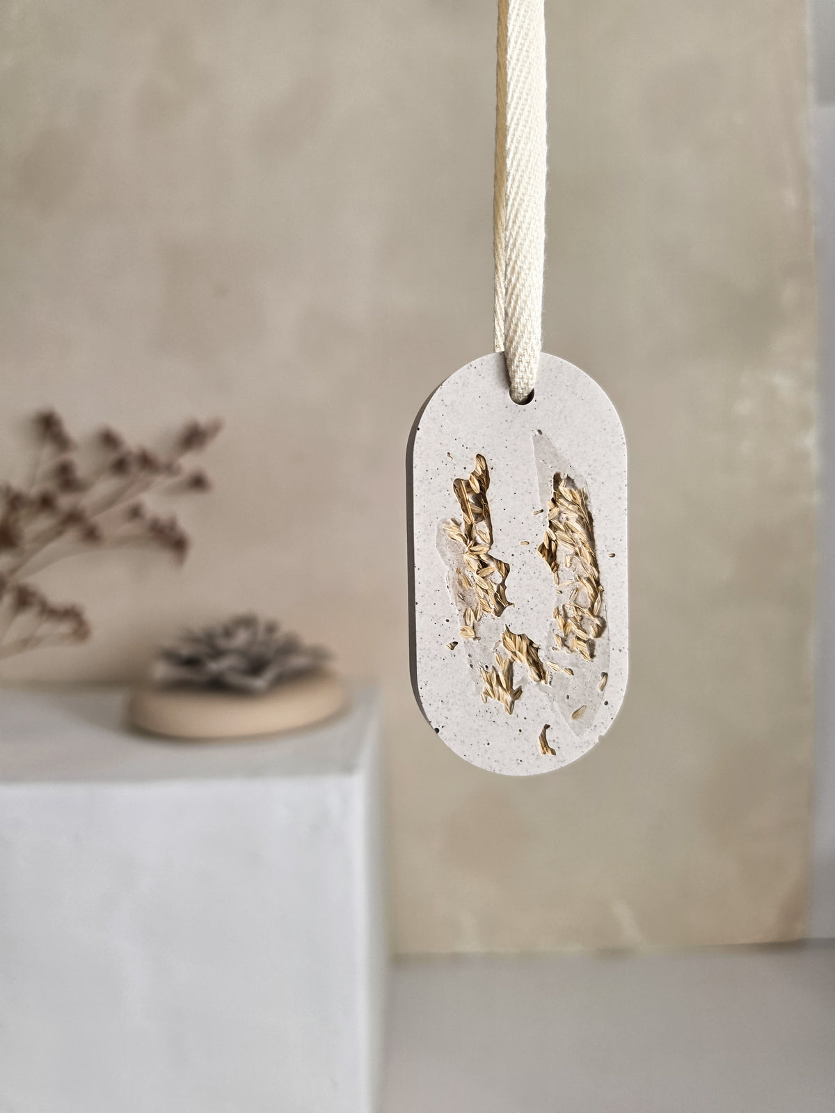 Dried Grass — Hanging Stone Diffuser