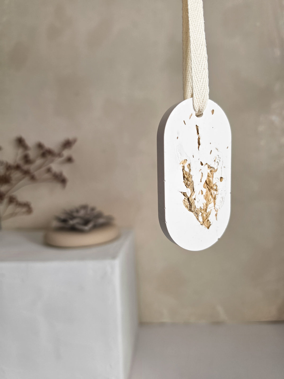 Dried Grass — Hanging Stone Diffuser