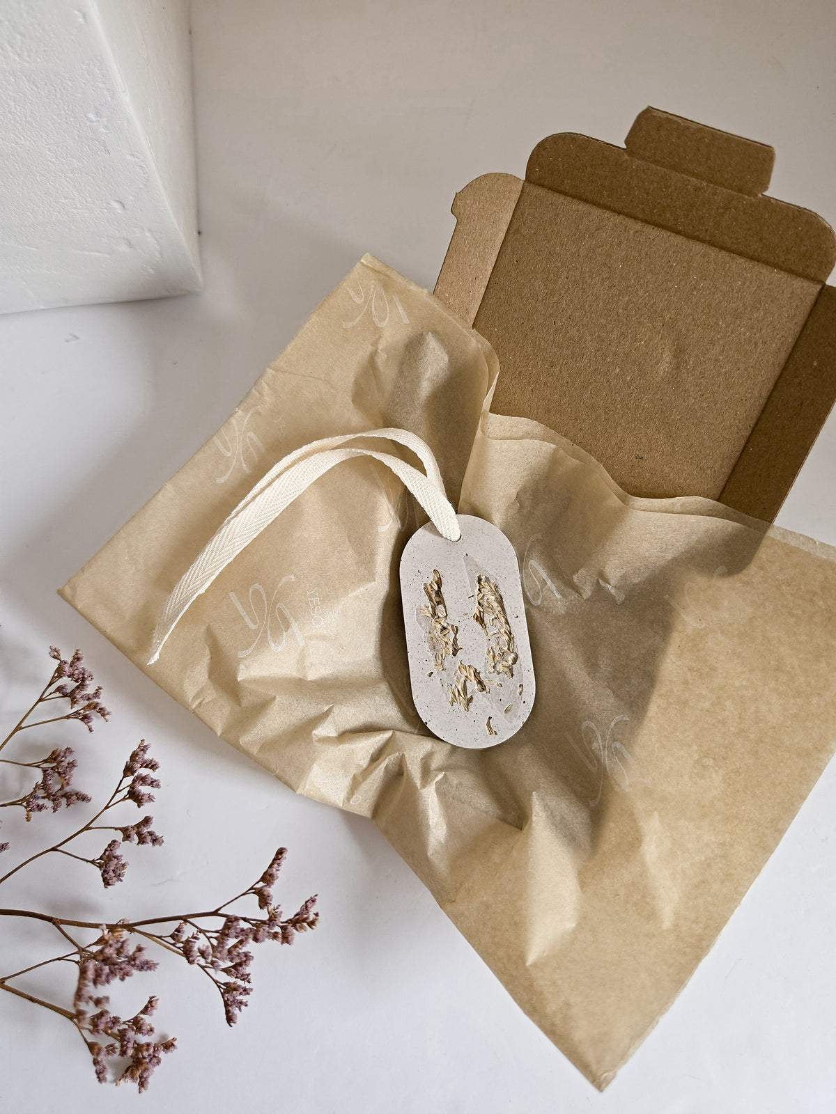 Dried Grass — Hanging Stone Diffuser