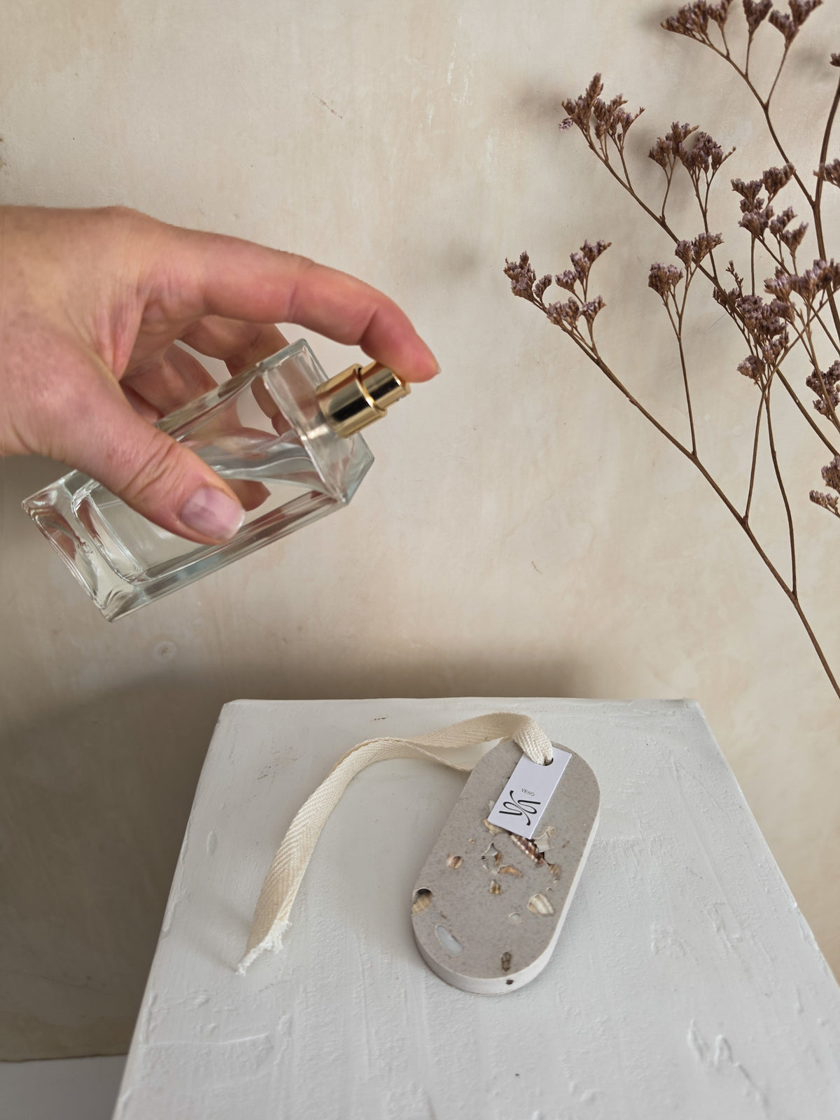 Crushed Shell — Hanging Stone Diffuser